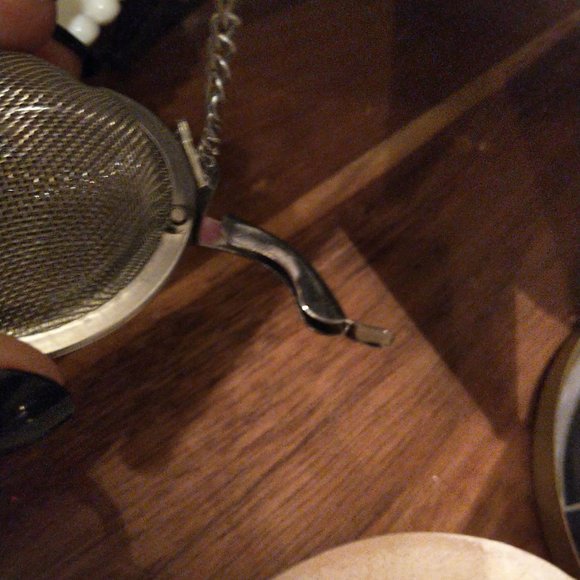 Vtg Chinoiserie hand painted tea cup w.saucer and tea steeper hinged. - Picture 9 of 12